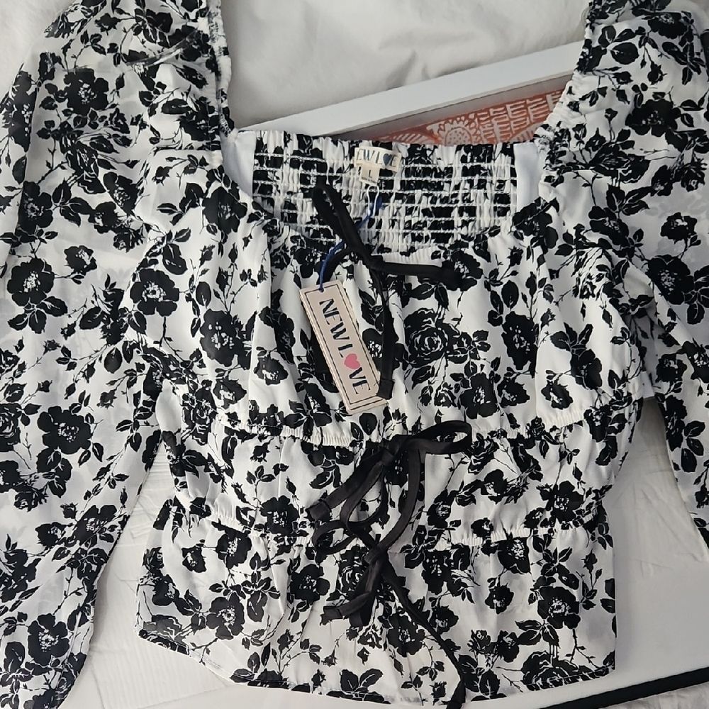 New Look Monochrome Floral Blouse